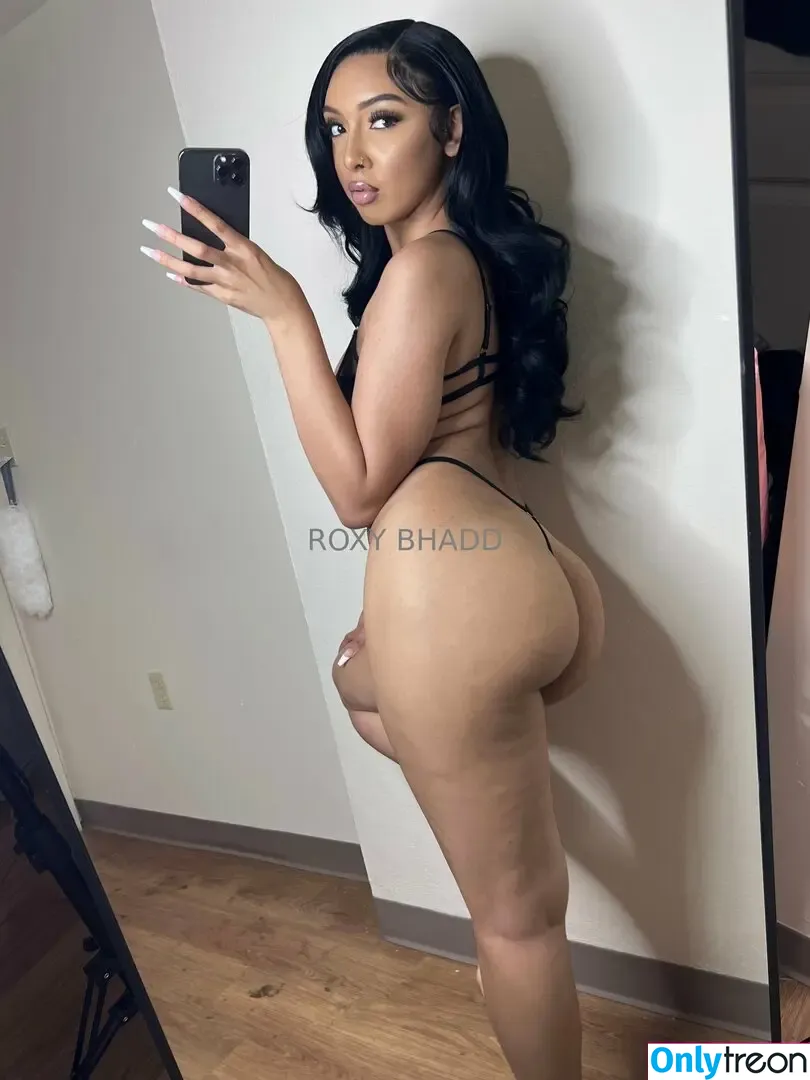 maixlynn nude photo #0005 (maixlyn)