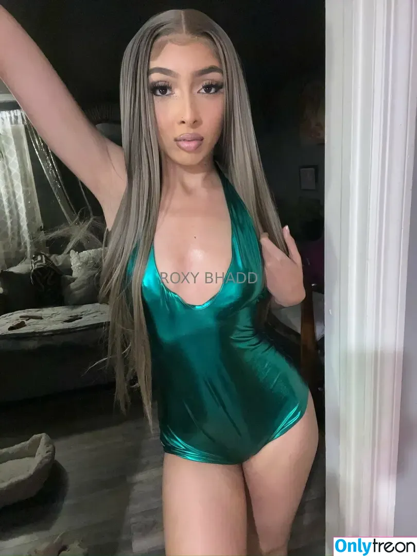 maixlynn nude photo #0076 (maixlyn)