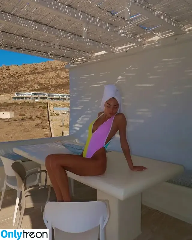 Maja Kravarusic nude photo #0008 (maya.keyy)