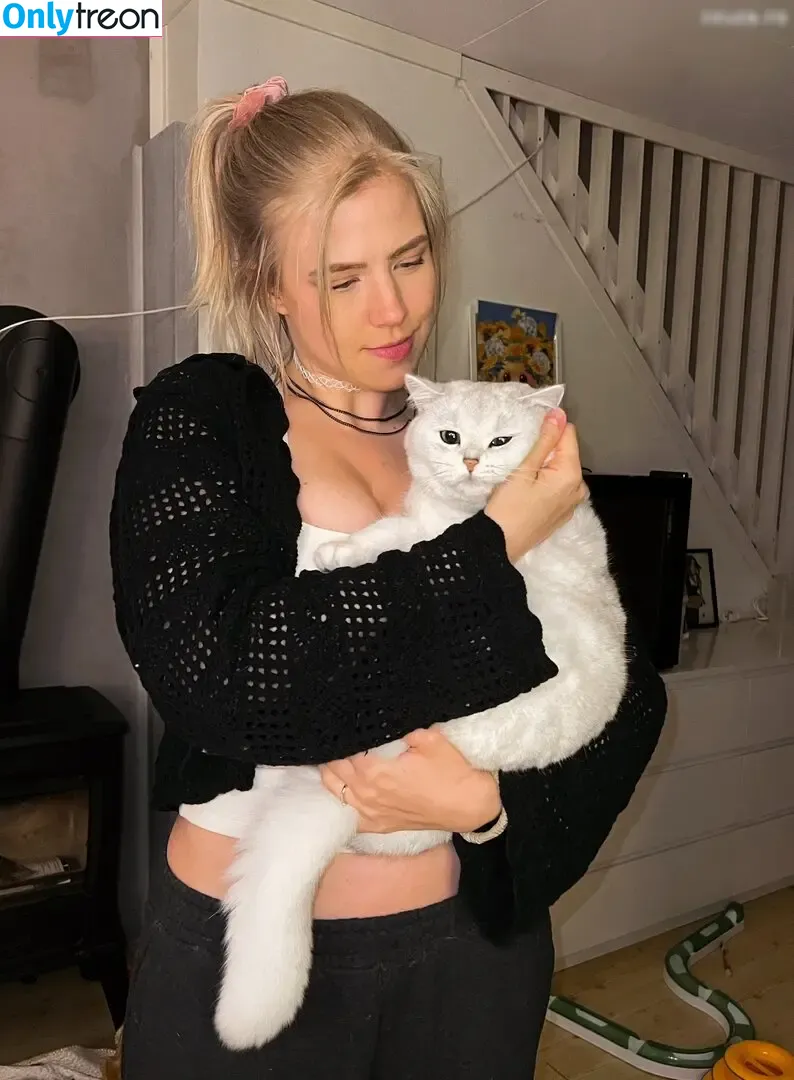 Maji голая photo #0477 (ilovebitterlife / majijej / officialmajicjames)