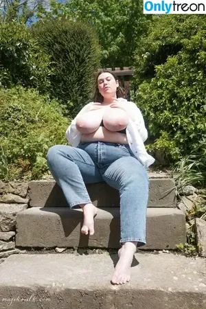 Majikmilk | Busty BBW / majikmilk nude photo #0048