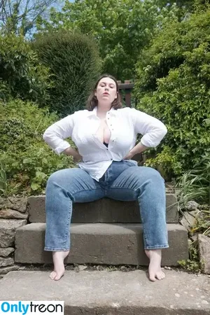 Majikmilk | Busty BBW / majikmilk nude photo #0049