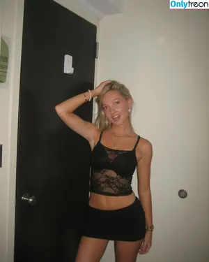 Makenna Wiggins / makennaskyewiggins / makennawiiggins nude photo #0006
