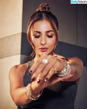 Malaika Arora / malaikaaroraofficial nude photo #0076