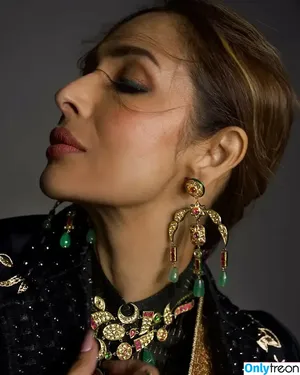 Malaika Arora / malaikaaroraofficial nude photo #0091