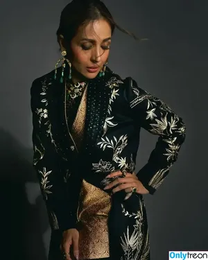 Malaika Arora / malaikaaroraofficial nude photo #0093