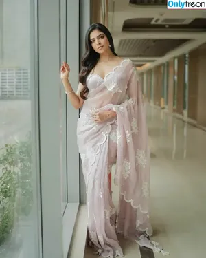 Malavika Mohanan / malavikamohanan_ фото голая #0014