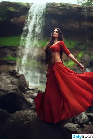 Malavika Mohanan / malavikamohanan_ фото голая #0070