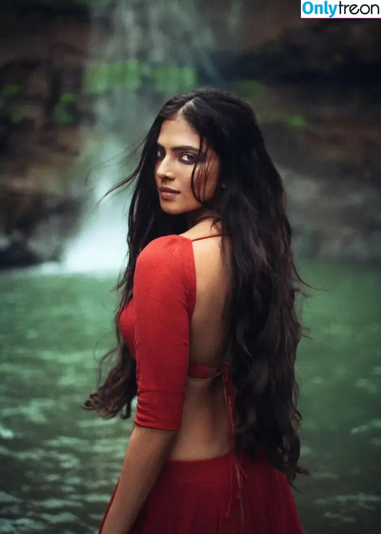Malavika Mohanan голая photo #0069 (malavikamohanan_)
