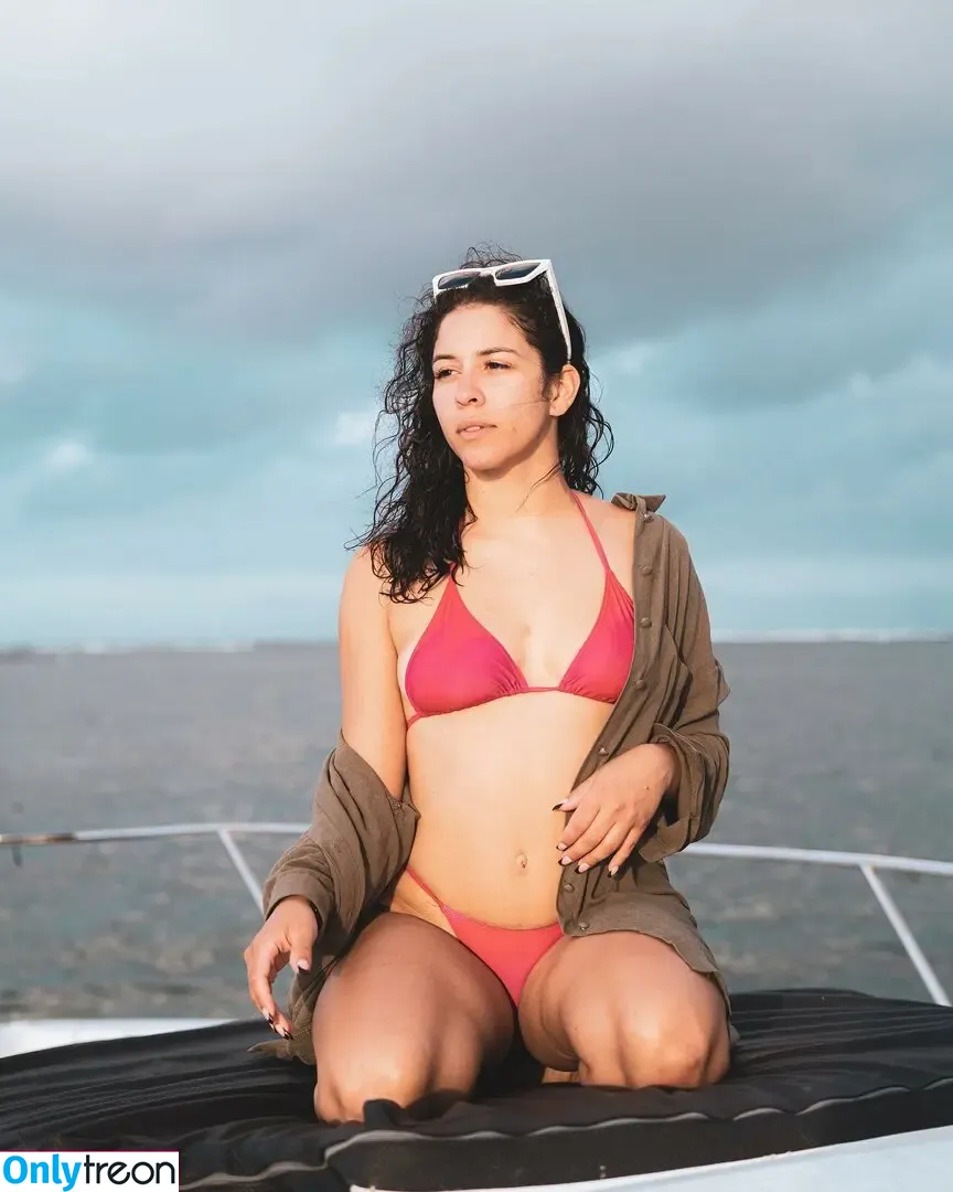 Maleni Cruz nude photo #0113 (malenicruz)