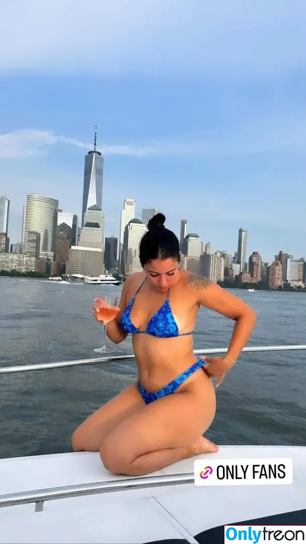 Maleni Cruz nude photo #0131 (malenicruz)