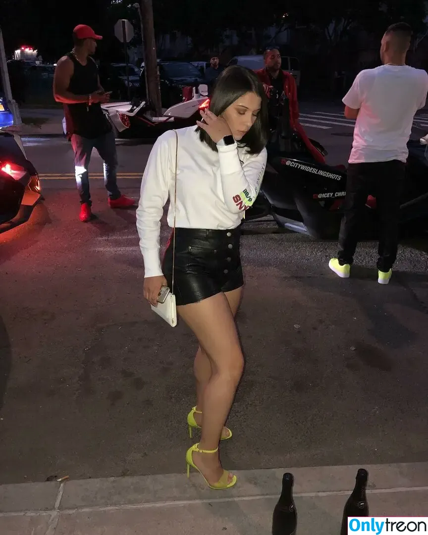 Maleni Cruz nude photo #0321 (malenicruz)
