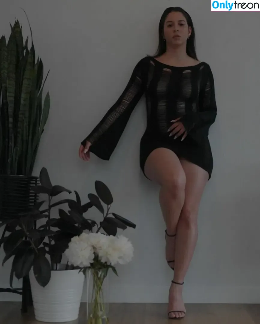 Maleni Cruz nude photo #0390 (malenicruz)