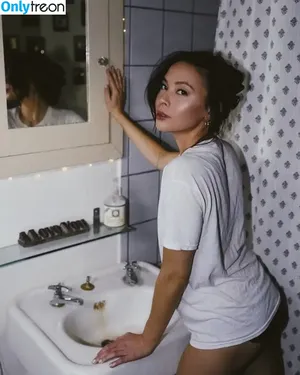 Malese Jow / melise nude photo #0003