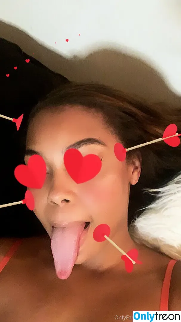 malijfree nude photo #0021 (iammalij_)