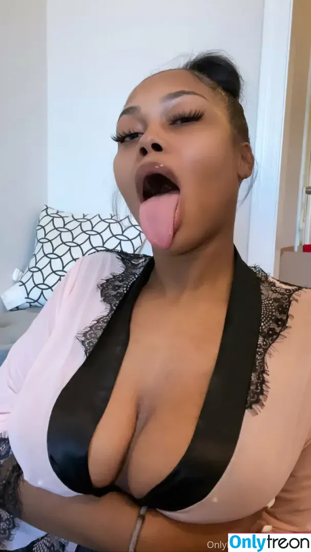 malijfree nude photo #0024 (iammalij_)
