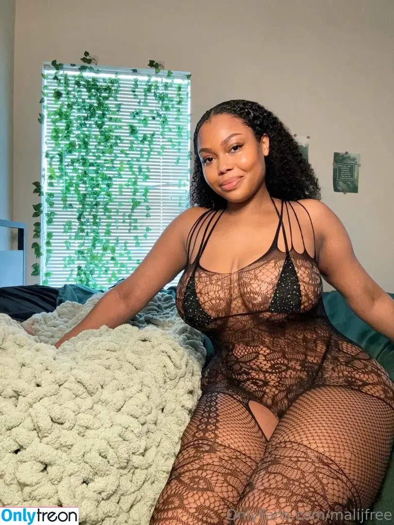 malijfree nude photo #0081 (iammalij_)