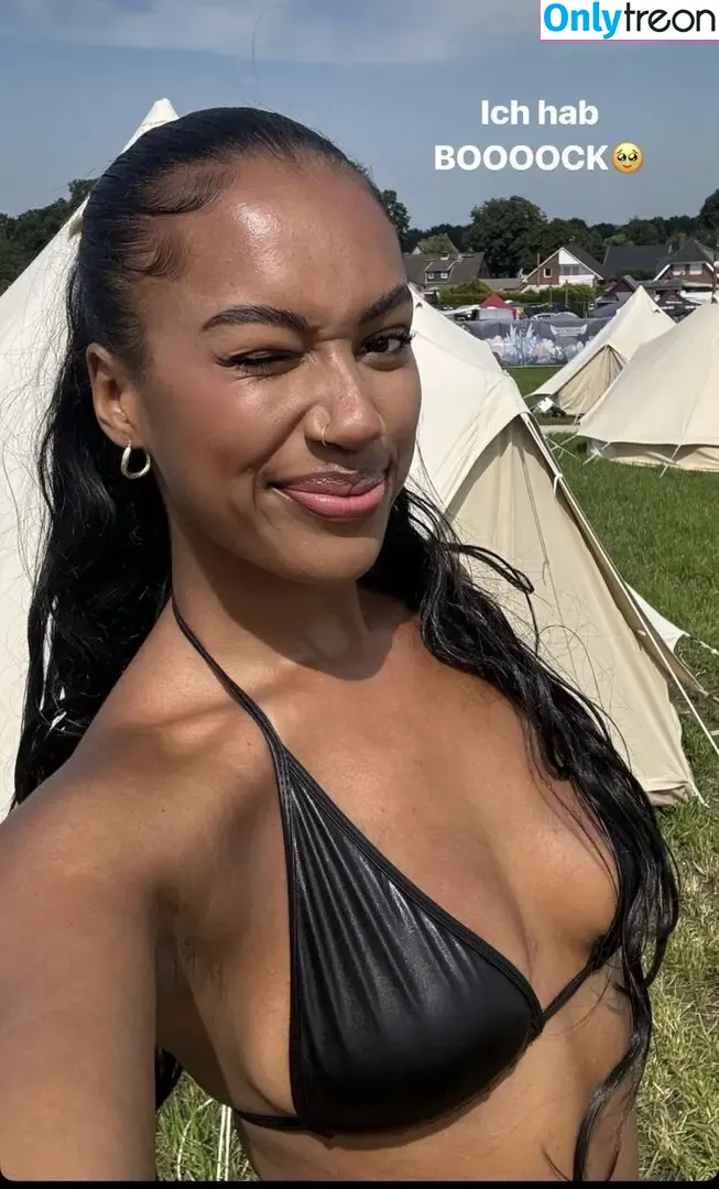 Malika Babel nude photo #0014 (Malika Babel)