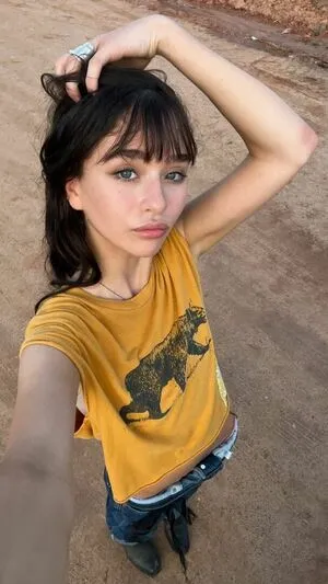 Malina Weissman / malinaweissman nude photo #0025