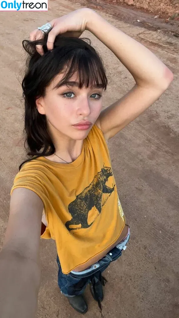 Malina Weissman nude photo #0025 (malinaweissman)