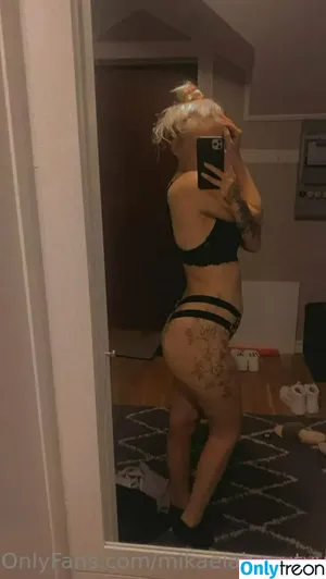  nude photo #0002