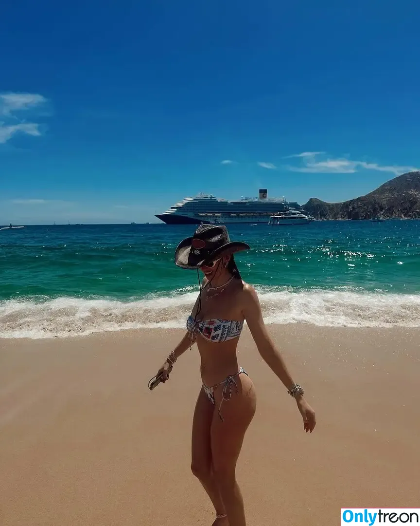 Malley Doherty nude photo #0025 (malley.doherty / malleydoherty)