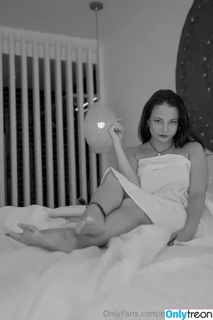 maloryknox3 / malory_knox nude photo #0005
