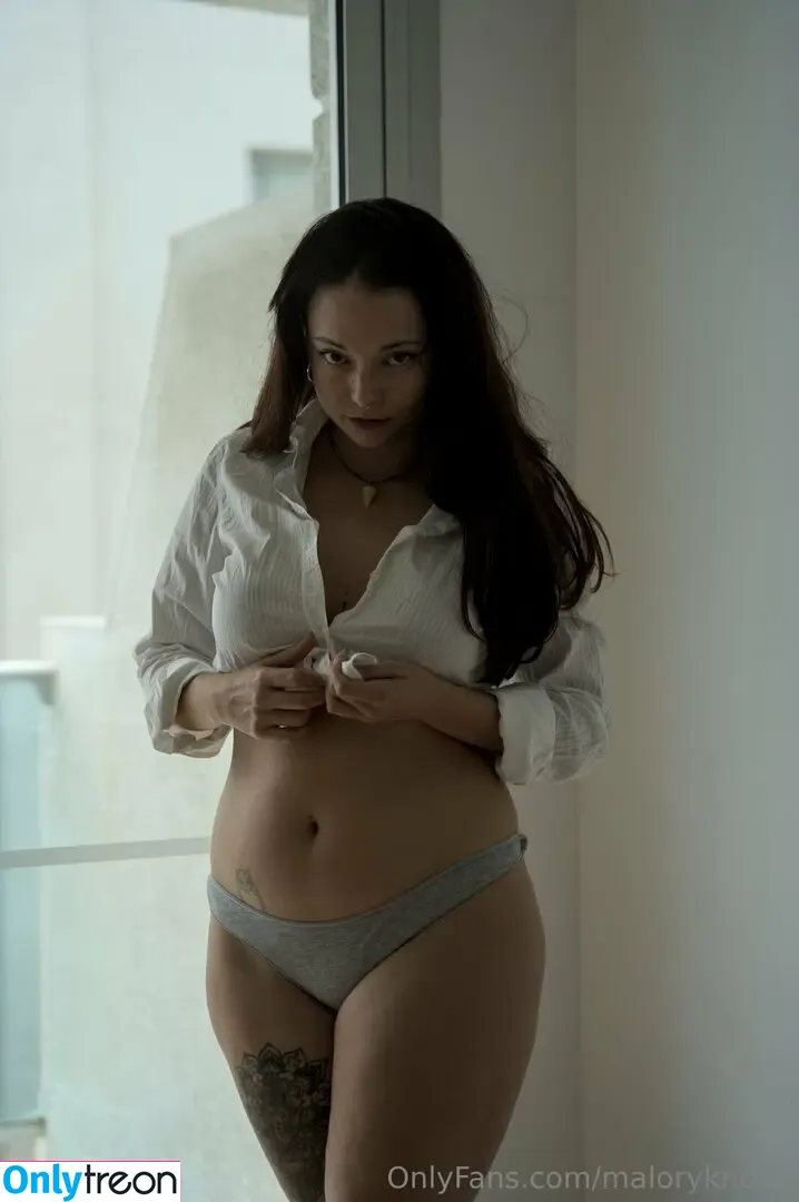 maloryknox3 nude photo #0007 (malory_knox)