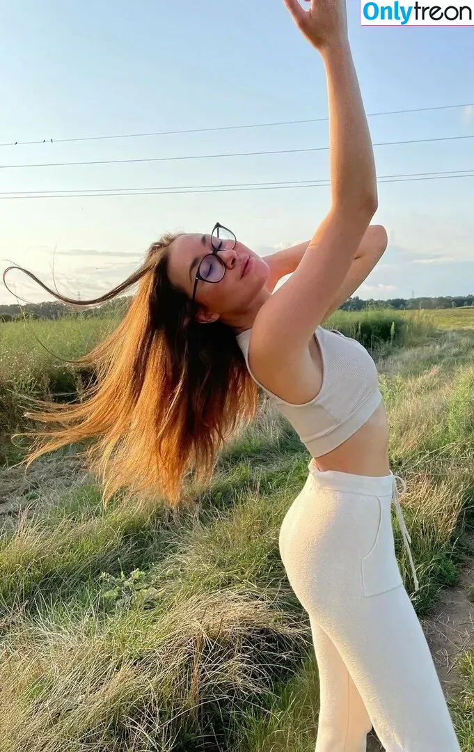 Maëlyss Lepage nude photo #0099 (maelyss.lpg)