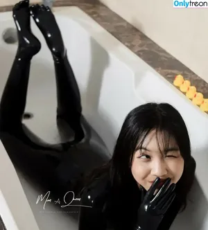 nude photo #0002