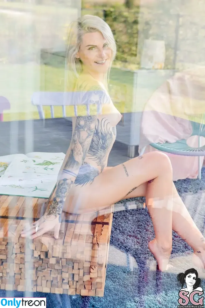 mandeelou nude photo #0908 (mandeelousg)