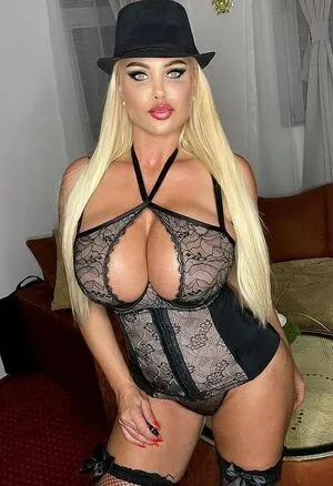 Mandity Izabella / IzabellaMandity / mandityizabella / mandityizabellu фото голая #0168