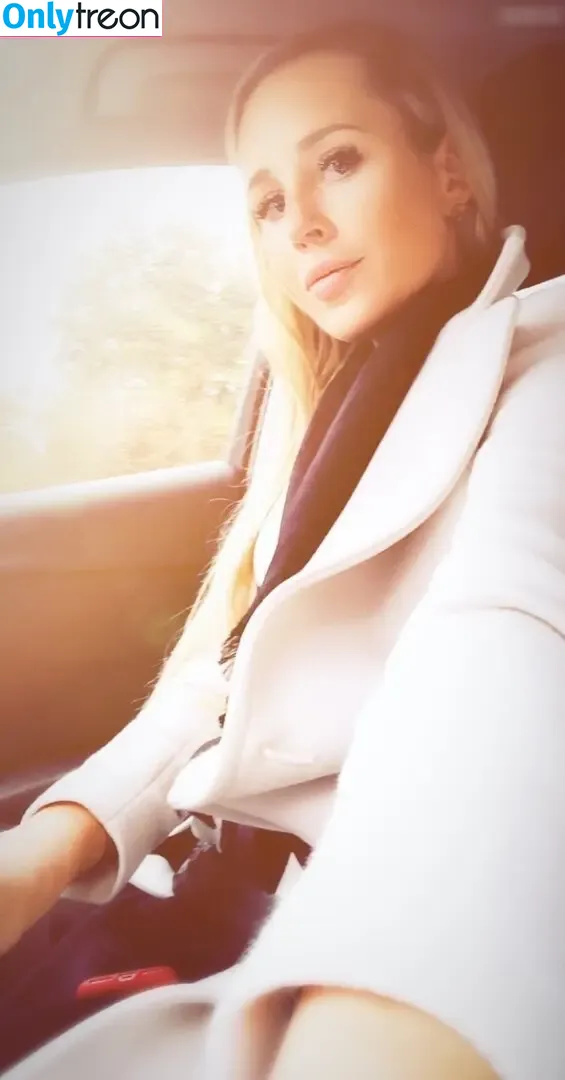 Mandy Capristo nude photo #0012 (grace_capristo / mandycapristo)