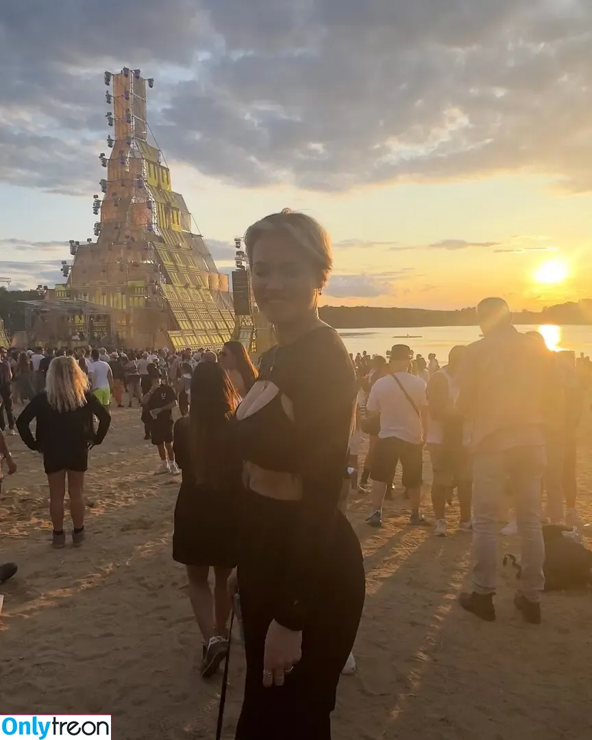 Mandy-Kay Bart nude photo #0013 (mandykaybart)