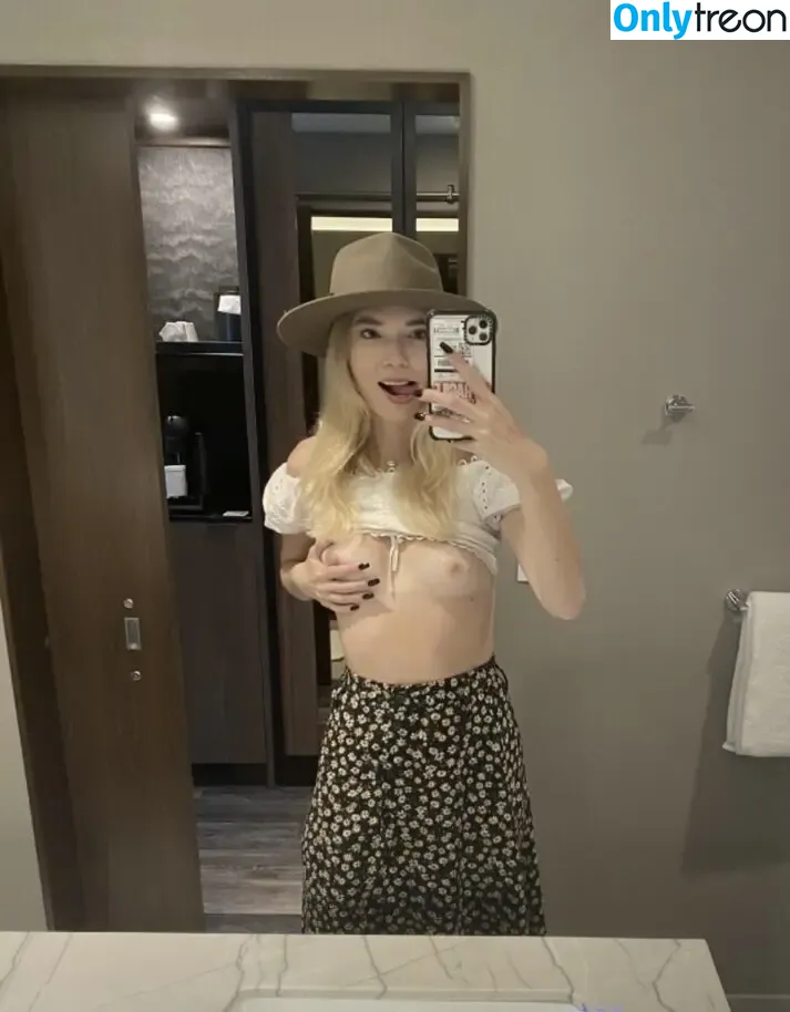 Mandy Morgan nude photo #0021 (mandy_morganxo)