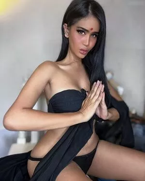 Manika Corpuz / corpuzmanika / tsmanika фото голая #0035