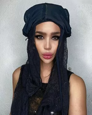 Manika Corpuz / corpuzmanika / tsmanika фото голая #0036