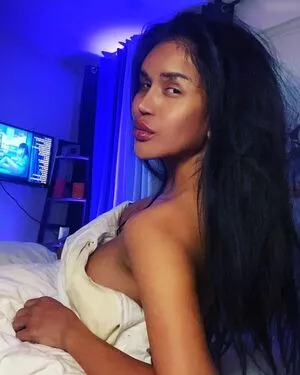 Manika Corpuz / corpuzmanika / tsmanika фото голая #0050