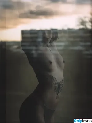Mare Cirko / marecirko nude photo #0013