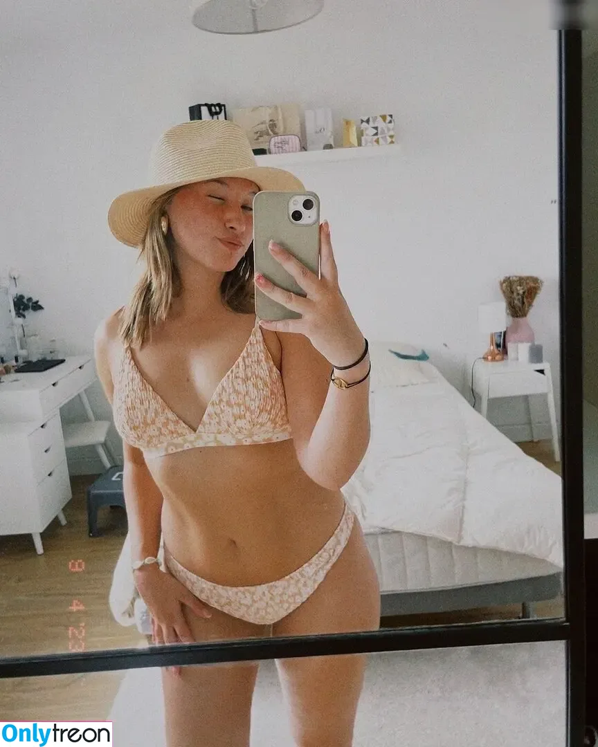 marevmllrr nude photo #0002 (marevmllrr)