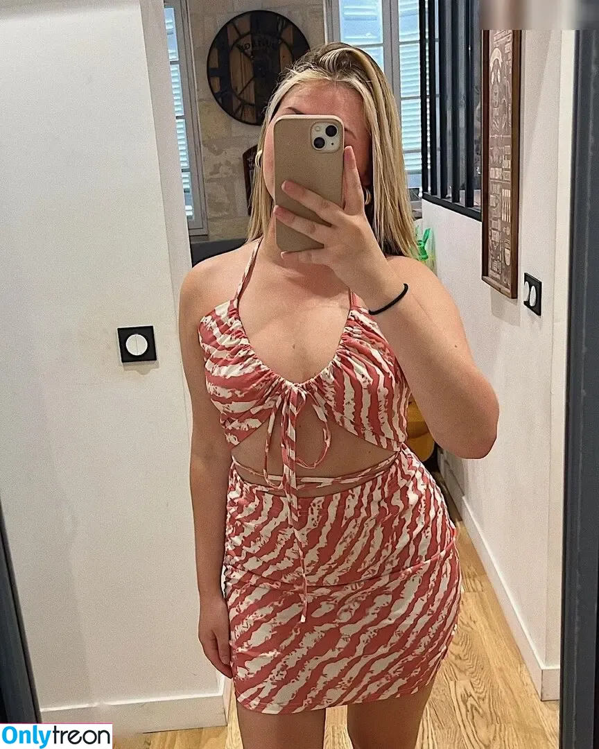 marevmllrr nude photo #0021 (marevmllrr)