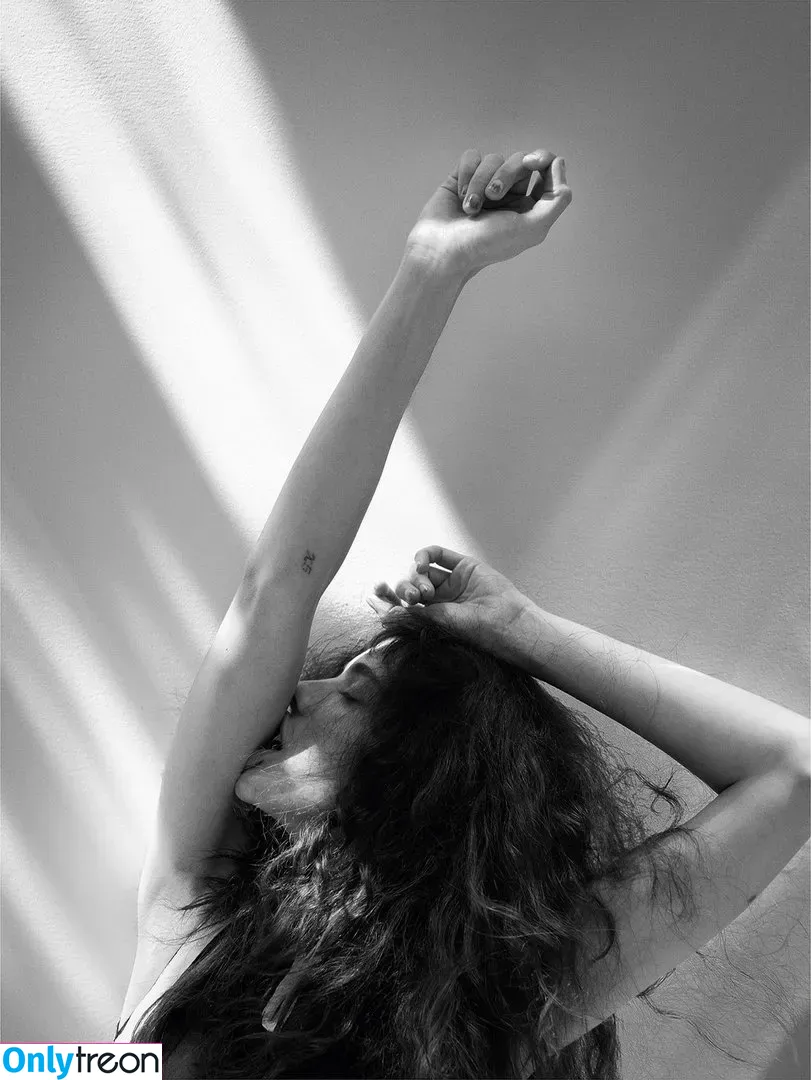 Margaret Qualley nude photo #0012 (margaretqualley)