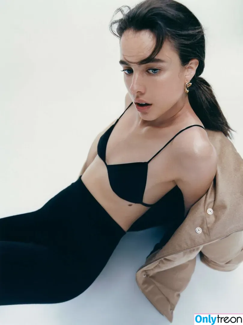 Margaret Qualley голая photo #0021 (margaretqualley)