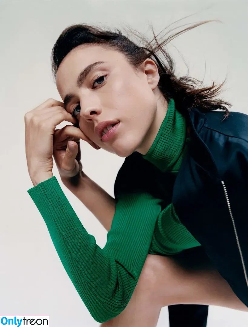 Margaret Qualley голая photo #0025 (margaretqualley)