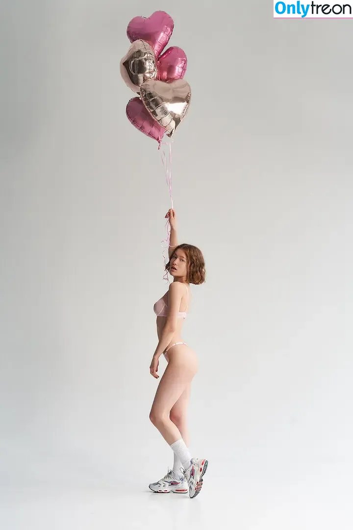 Margo Vishnevska nude photo #0290 (margonisshna / margooooooo / margoooooooo)