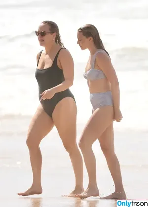 Margot Robbie / margotrobbieofficial nude photo #3483