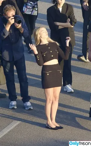 Margot Robbie / margotrobbieofficial nude photo #3545