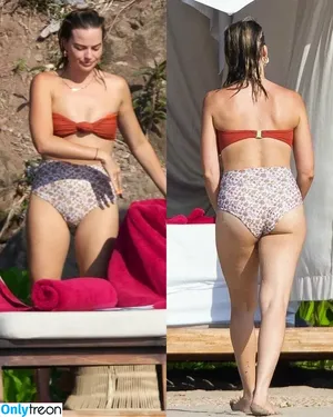 Margot Robbie / margotrobbieofficial nude photo #3984