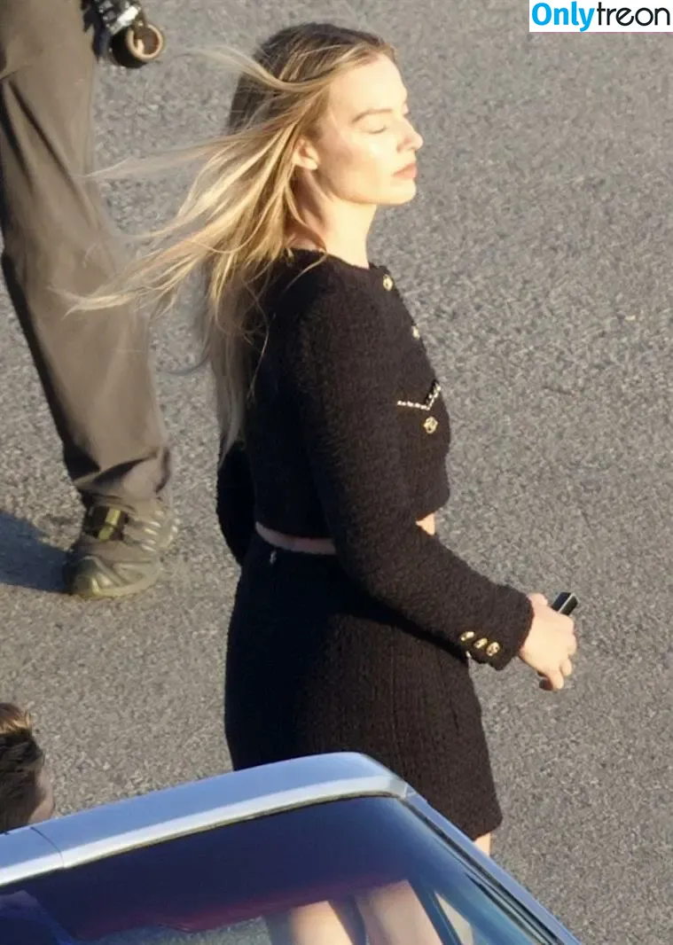 Margot Robbie nude photo #3549 (margotrobbieofficial)
