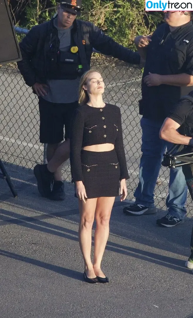 Margot Robbie голая photo #3565 (margotrobbieofficial)